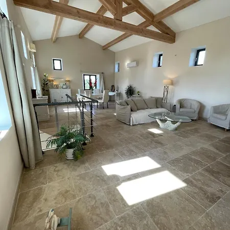Provencal Stone House In Fully Renovated 别墅